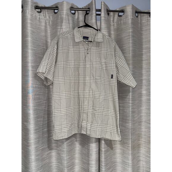 Patagonia Men's Plaid Gingham Short Sleeve Button Up size Large - Picture 1 of 7